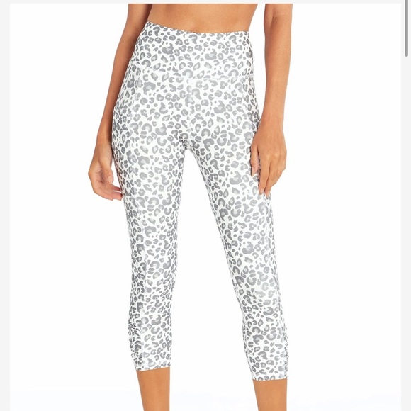 Jessica Simpson Movement Capri in Silver leopard - Picture 3 of 11